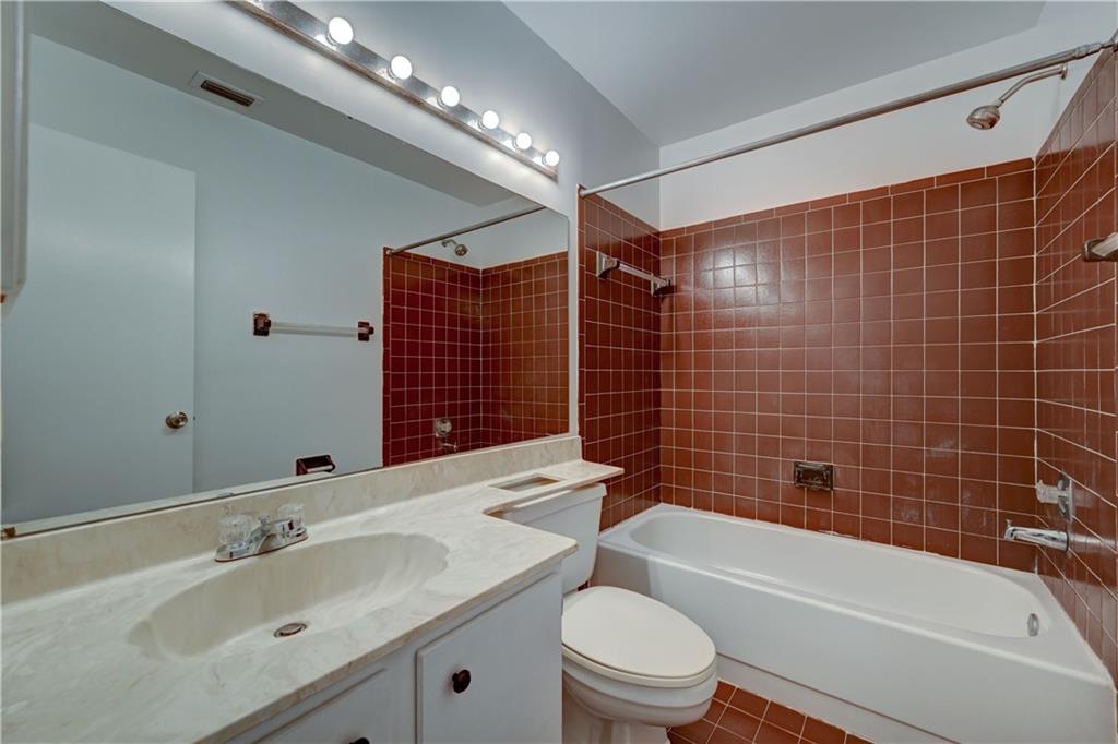 GOLDEN RAINTREE II - Residential