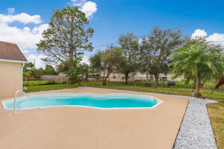 PORT ST LUCIE SECTION 33 - Residential