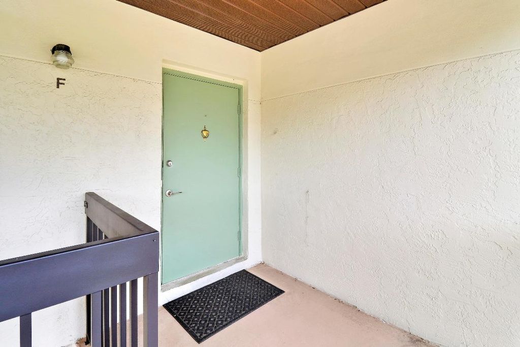 Photo of 6392 Chasewood Drive #F, Jupiter, FL 33458 (MLS # R11151902)