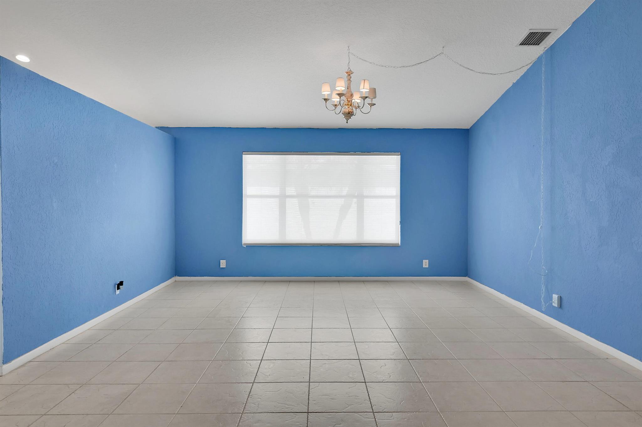 10382 Utopia Circle E, Boynton Beach, FL, 33437/$440,000 3 10382 Utopia Circle E