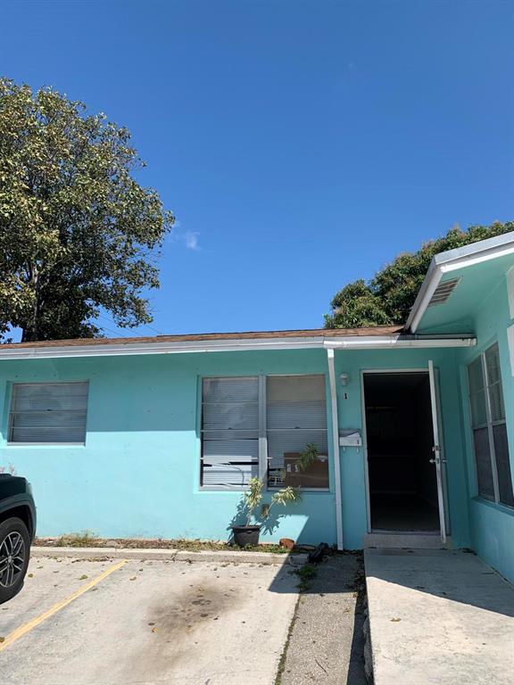big 2 bedroom apt in a very good area clean and ready.washer and dryer central ac.