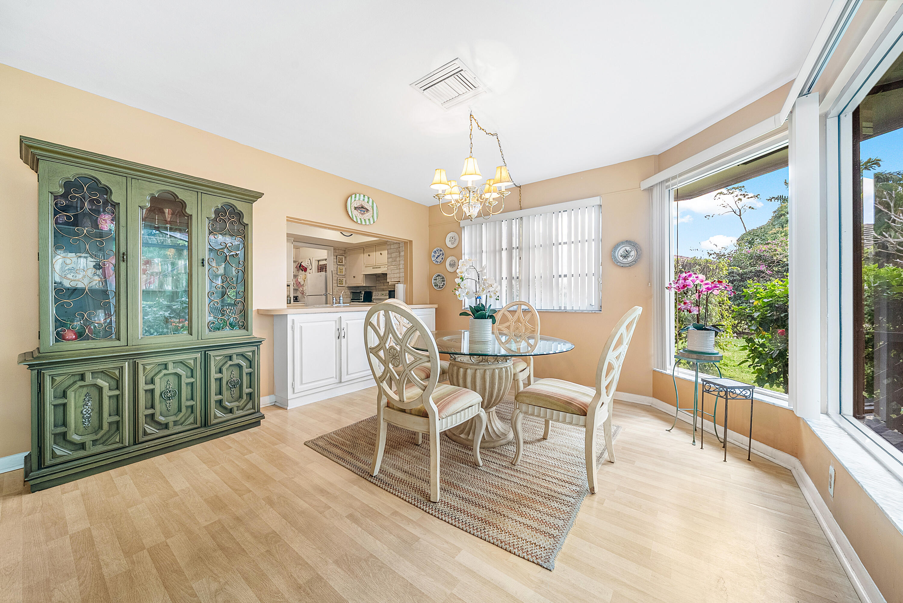 PINE VILLAS 10 - Residential