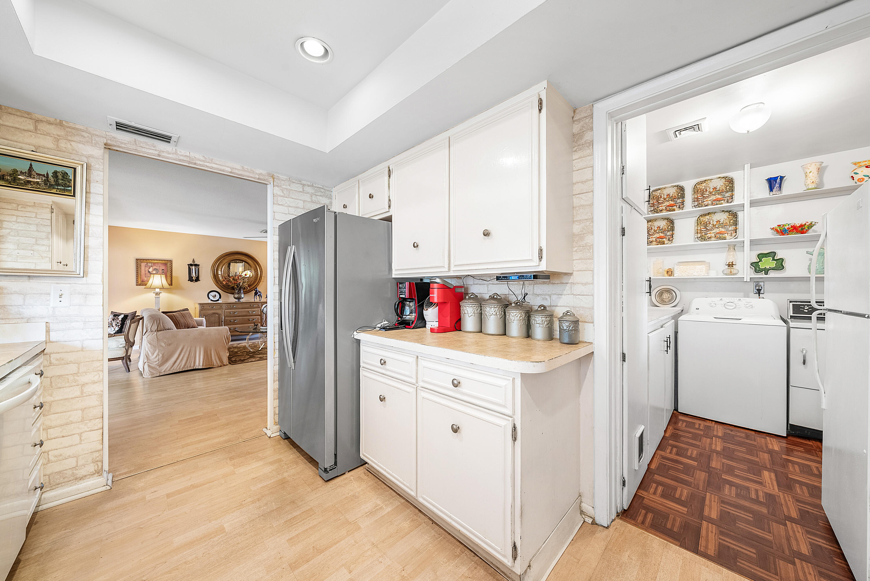 PINE VILLAS 10 - Residential