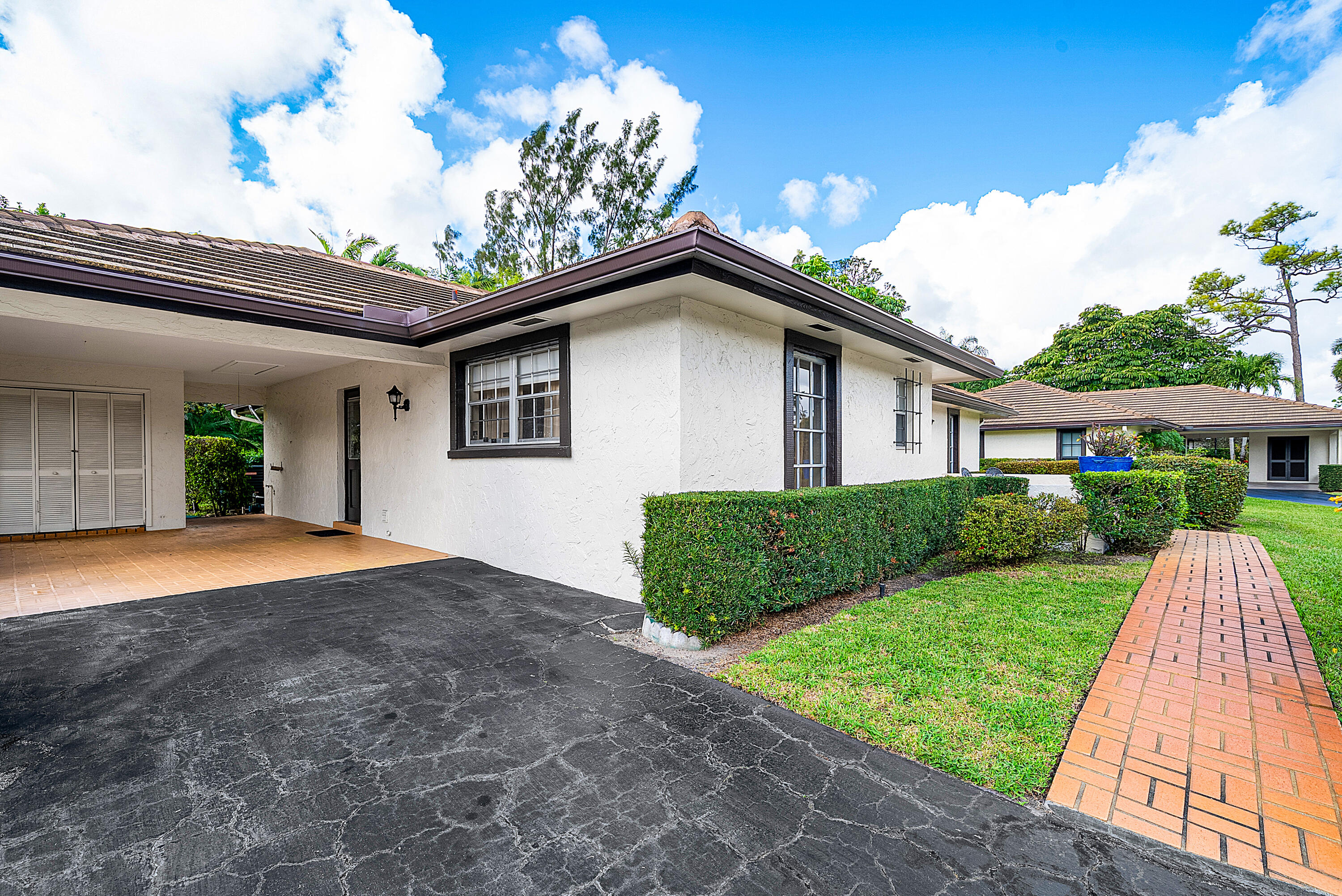 PINE VILLAS 10 - Residential