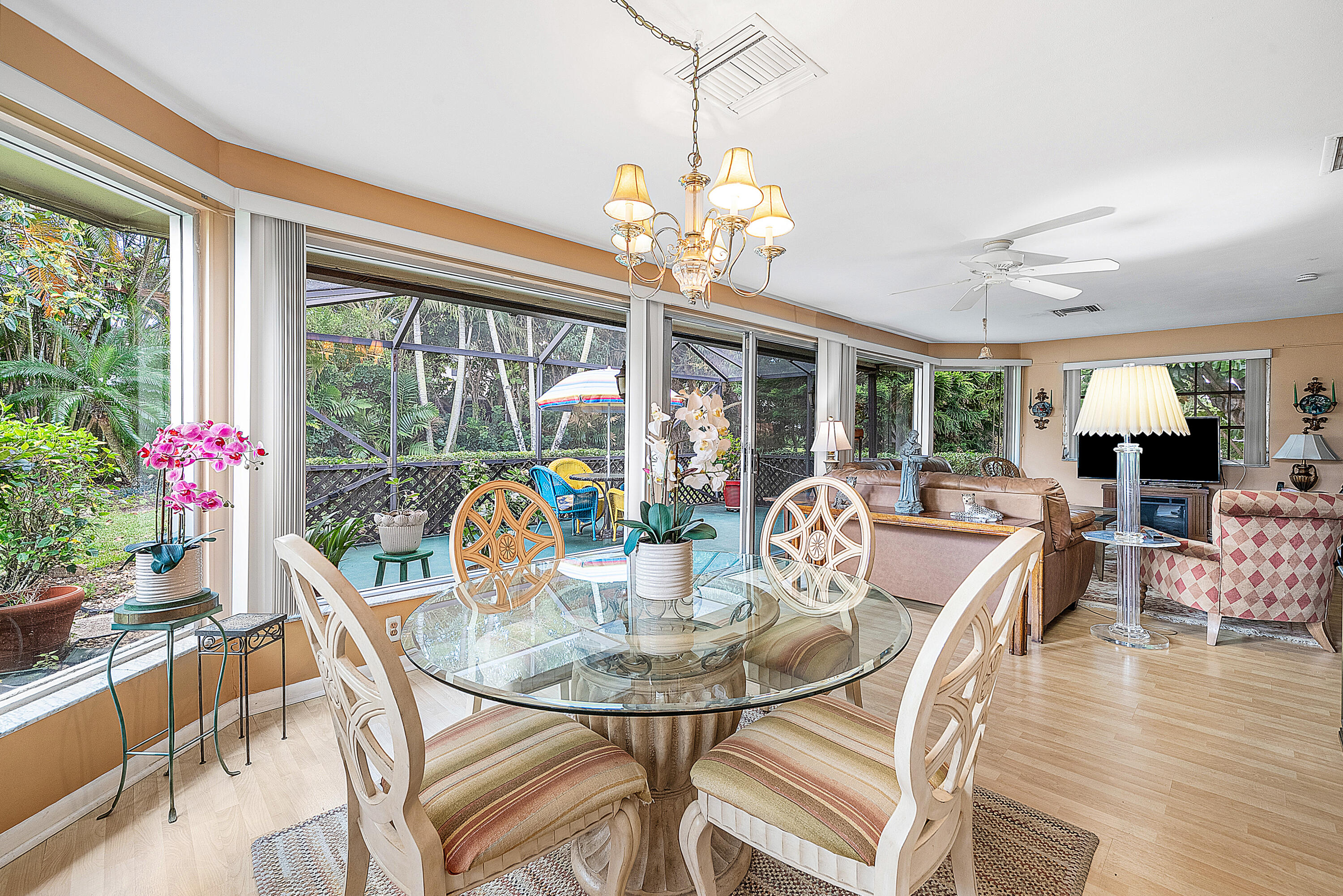 PINE VILLAS 10 - Residential