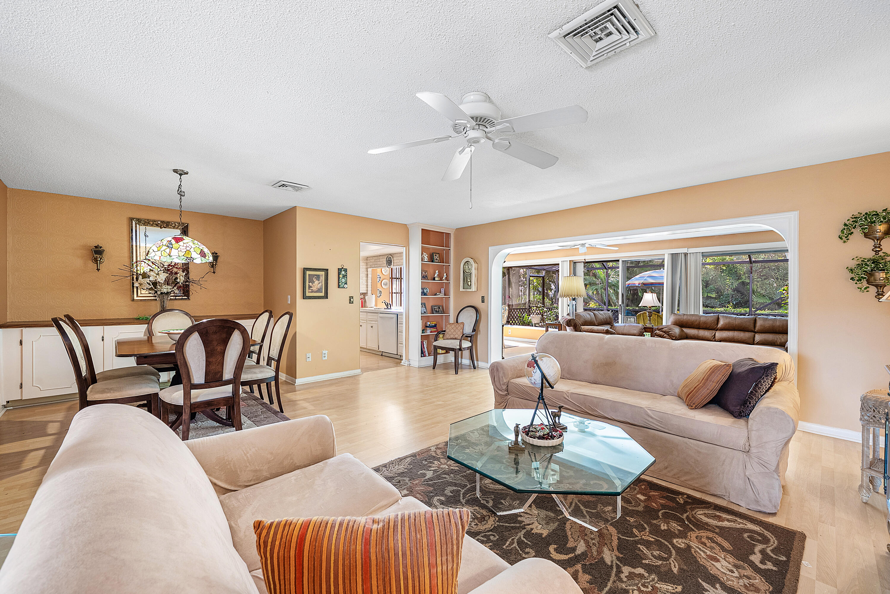 PINE VILLAS 10 - Residential