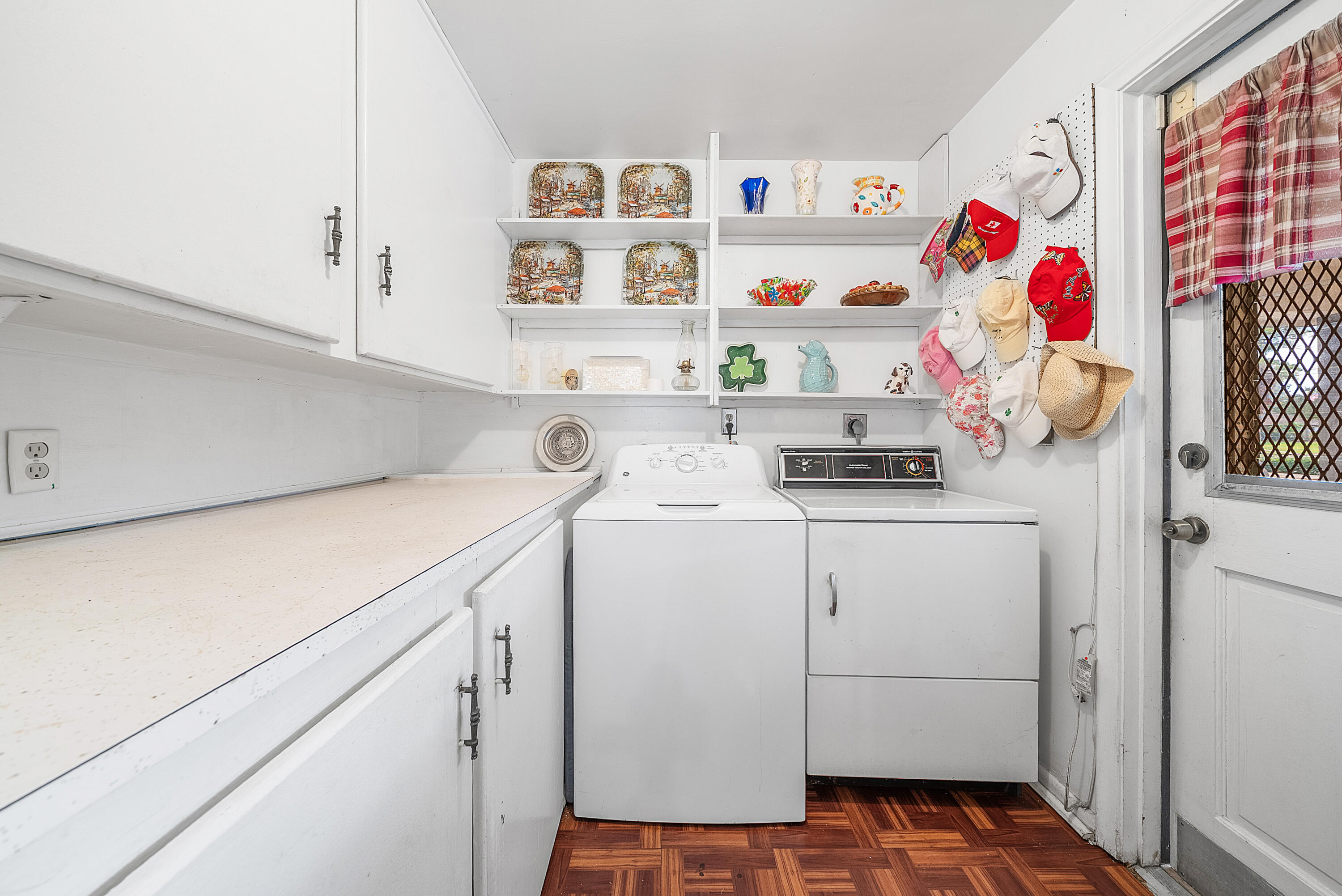 PINE VILLAS 10 - Residential