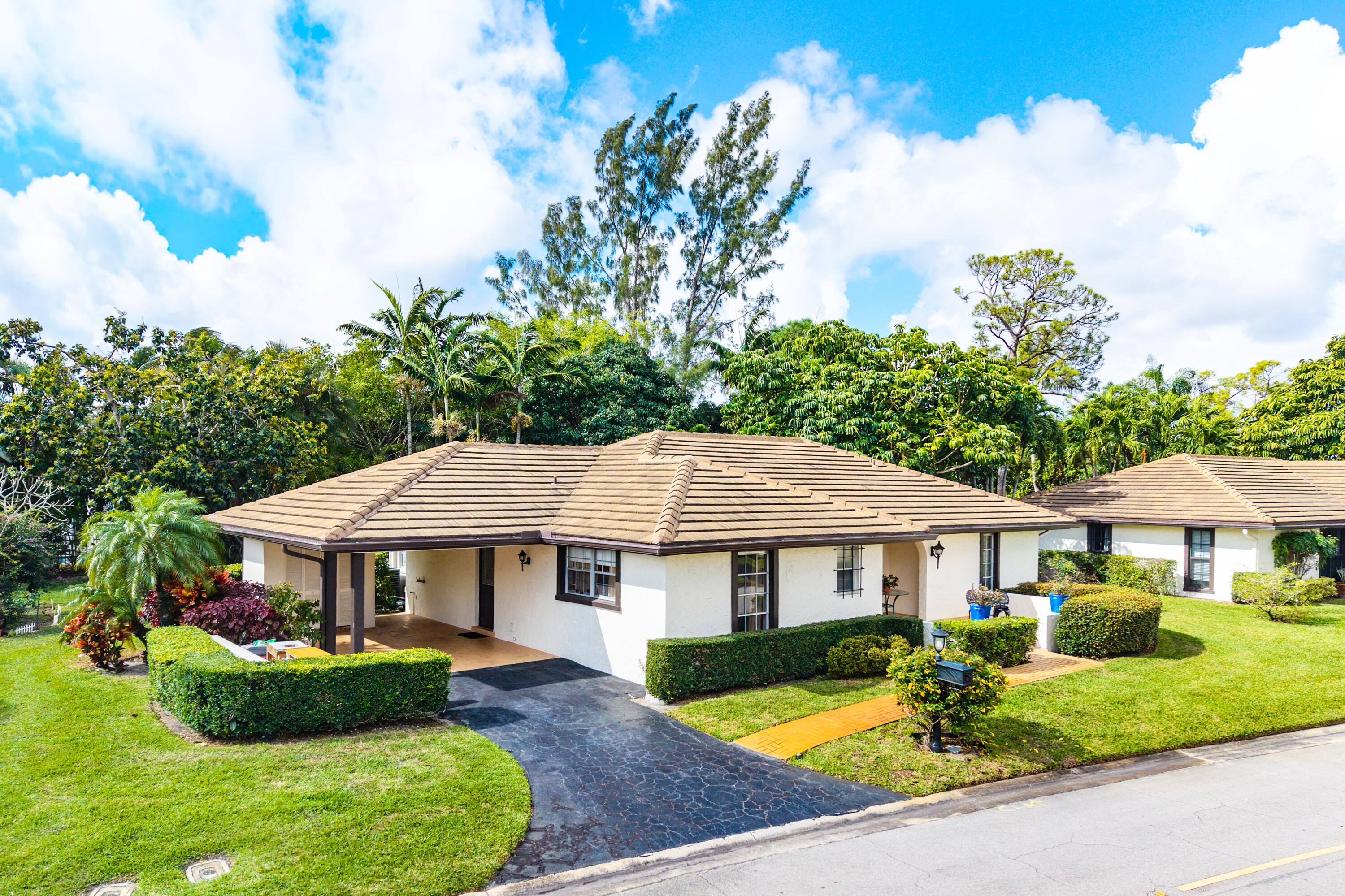 PINE VILLAS 10 - Residential