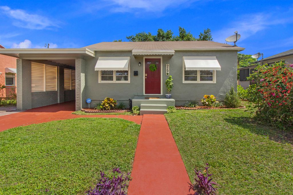 Photo of 929 30th Court, West Palm Beach, FL 33407 (MLS # R10803493)