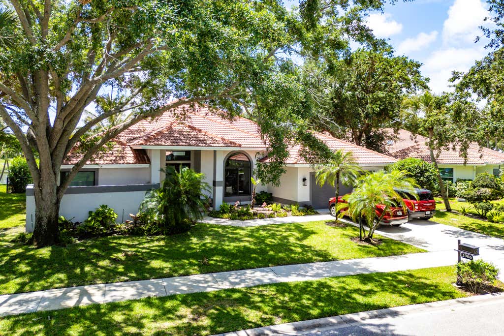 Photo of 2906 SABALWOOD Court, Delray Beach, FL 33445 (MLS # B26063890)