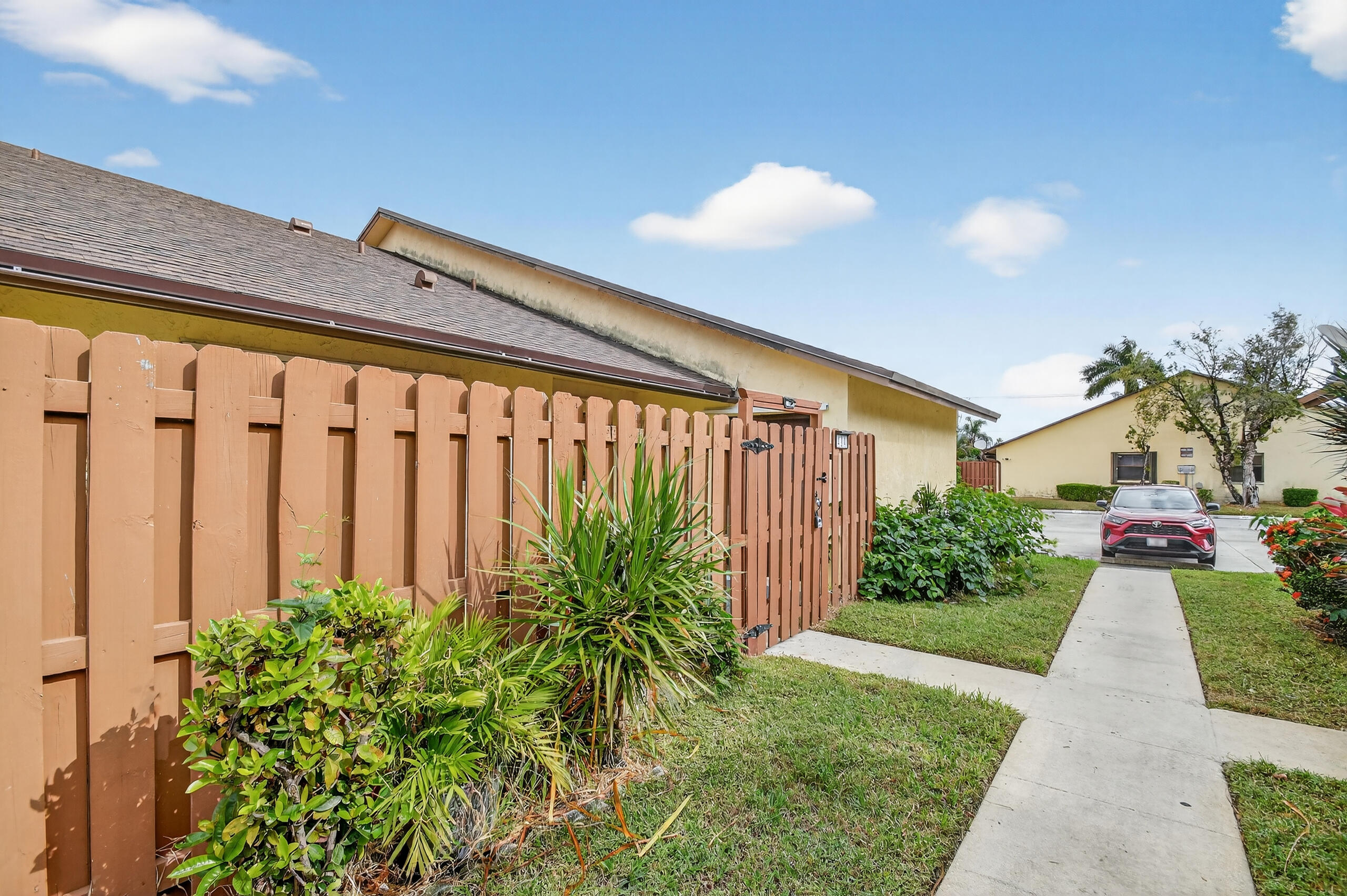 SPRINGDALE HOMES - Residential Lease