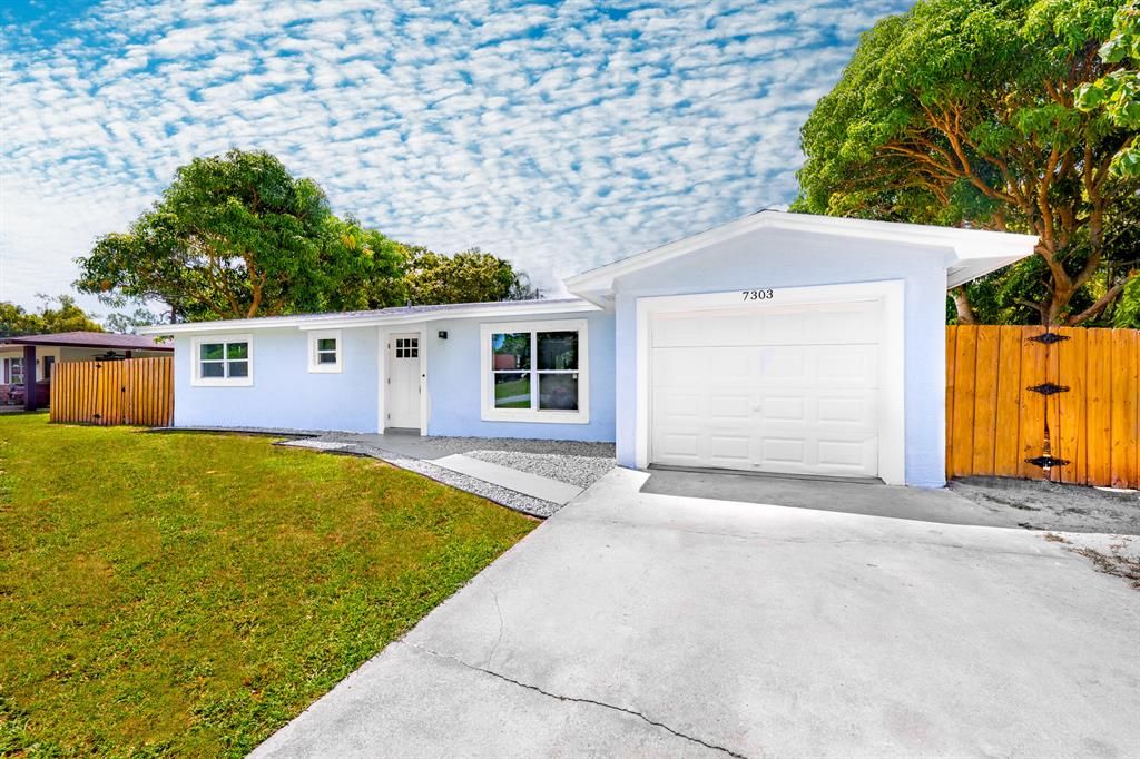 Photo of 7303 Lakeland Boulevard, Fort Pierce, FL 34951 (MLS # R10828062)