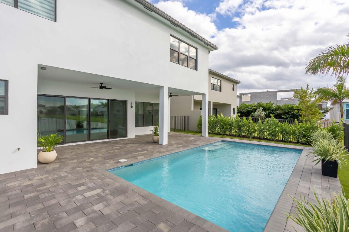 JOHNS WEST PUD - Residential Lease