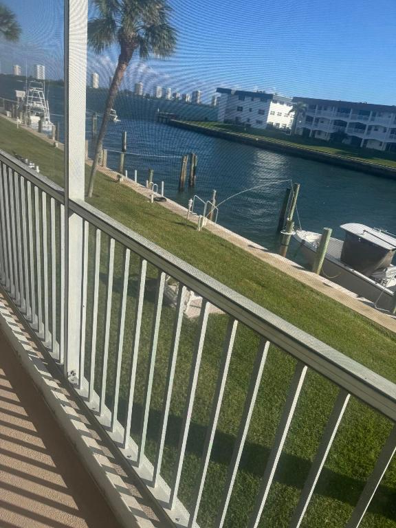 100 Paradise Harbour Boulevard 212, North Palm Beach, FL, 33408/$289,000 3 100 Paradise Harbour Boulevard 212