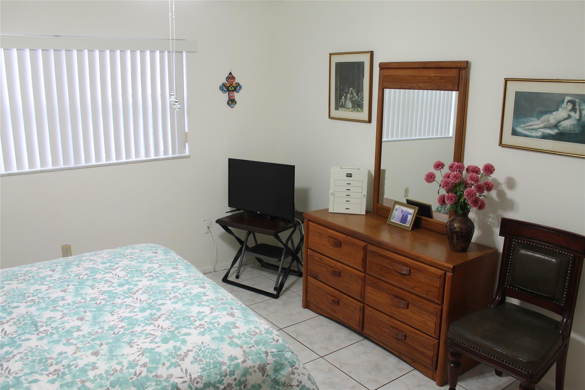 BLDG 38 8225 - Residential