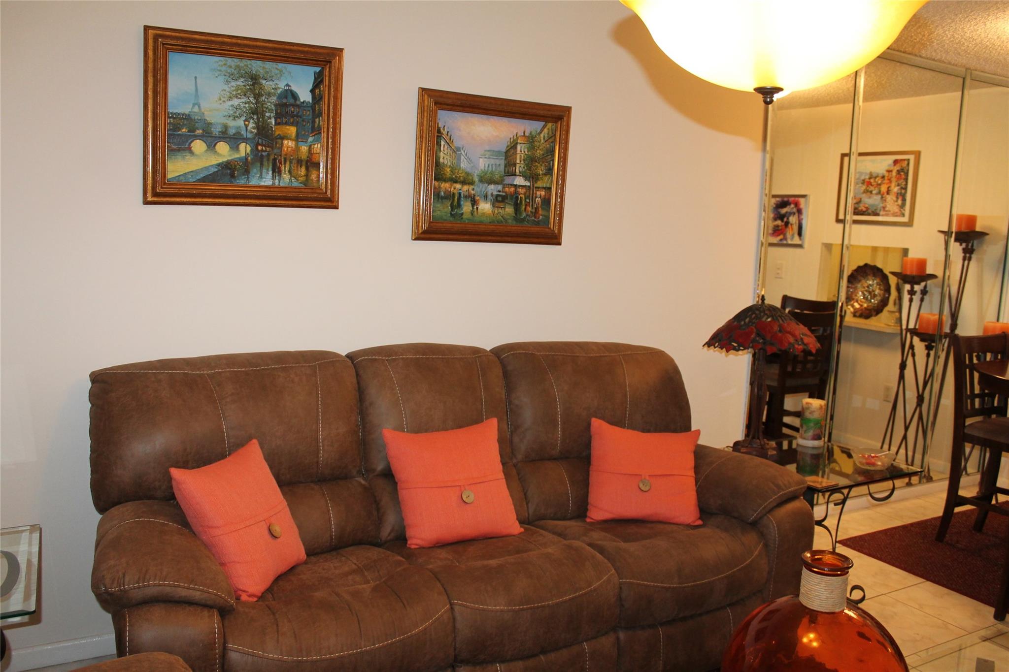 BLDG 38 8225 - Residential