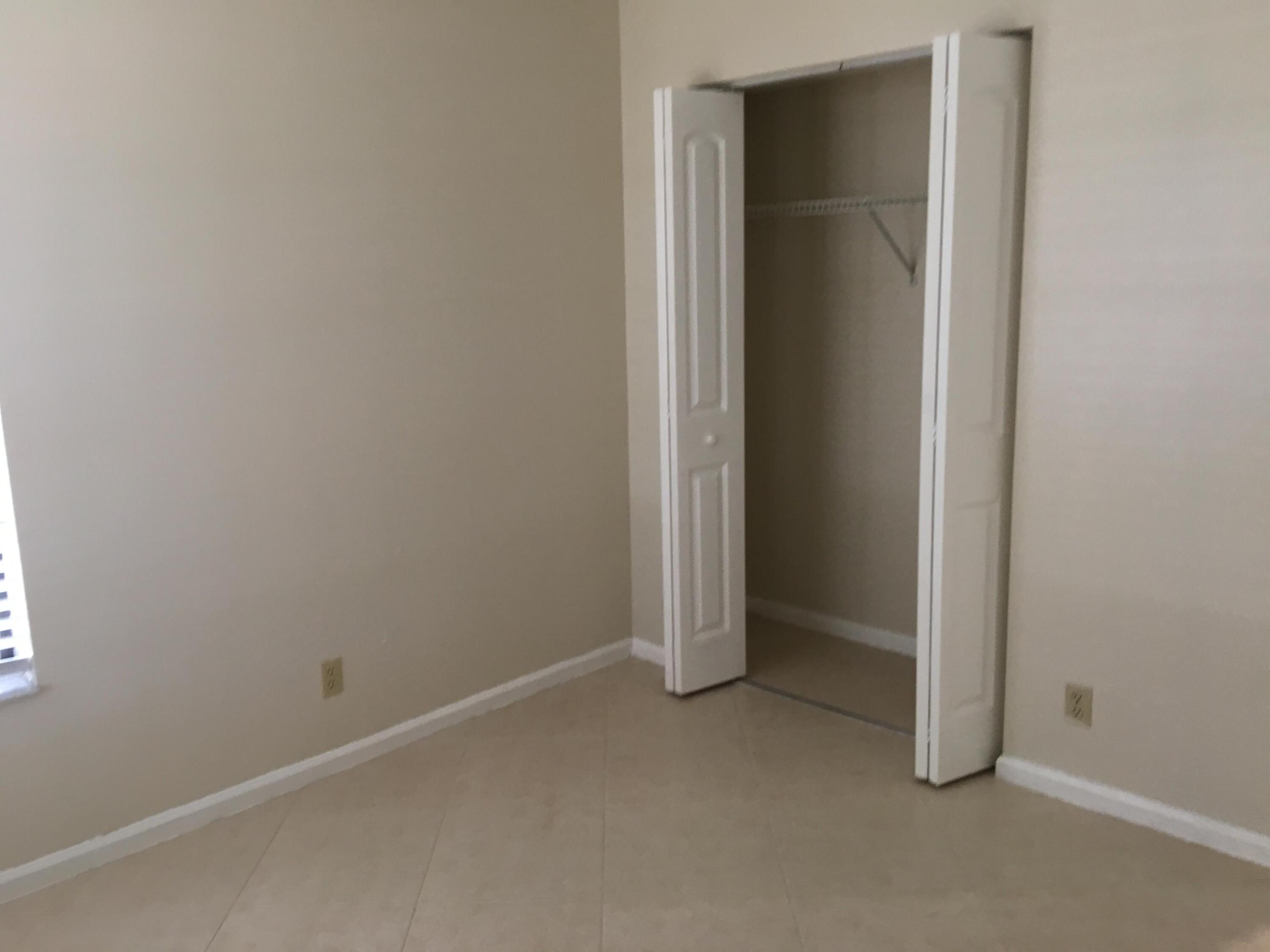 LAKE WINDWOOD CONDO - Residential