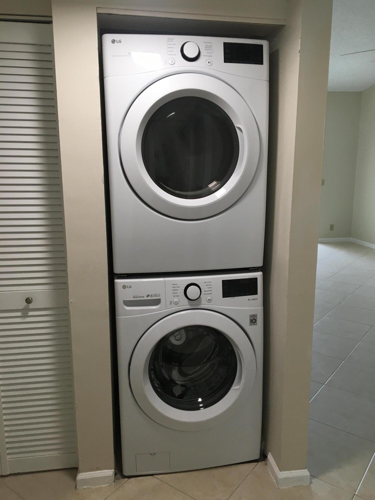 LAKE WINDWOOD CONDO - Residential