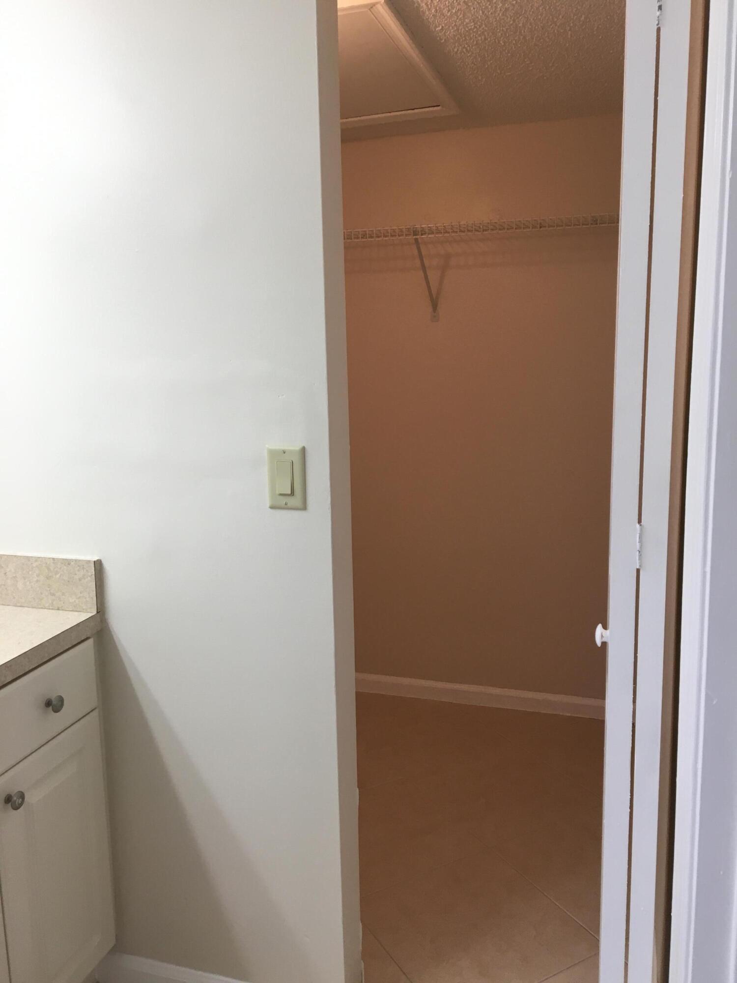 LAKE WINDWOOD CONDO - Residential