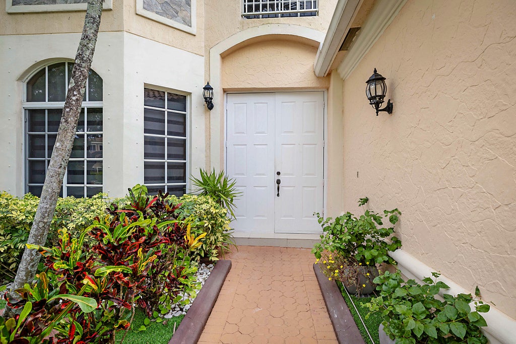 Photo of 6401 SW 195th Avenue, Pembroke Pines, FL 33332 (MLS # B26041765)