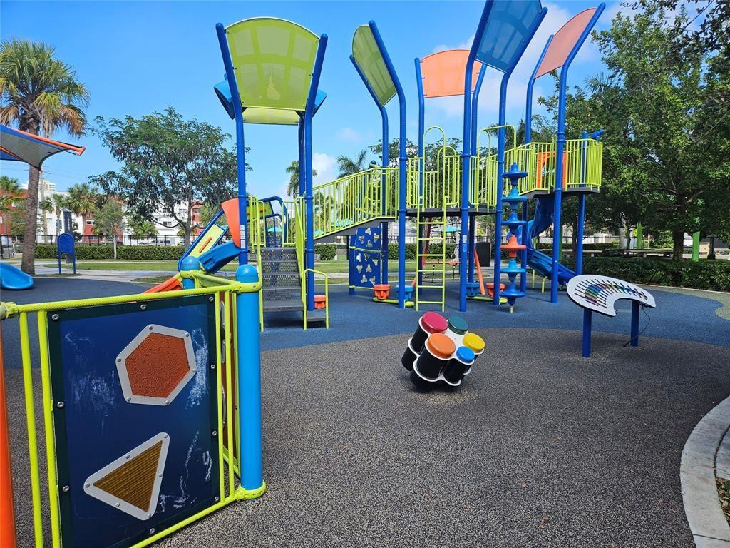 CASA PARADISO - Residential Lease