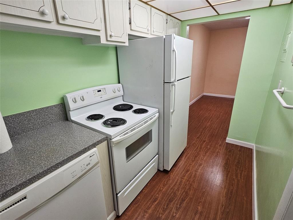 CASA PARADISO - Residential Lease