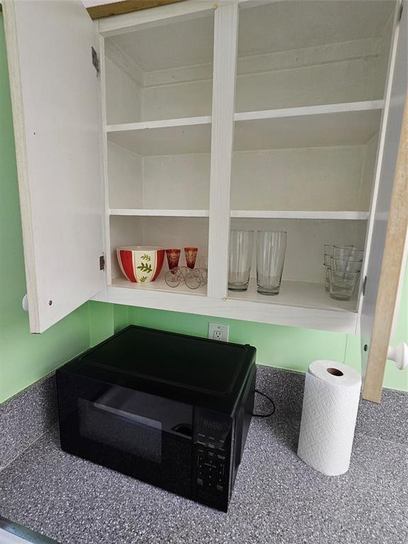 CASA PARADISO - Residential Lease