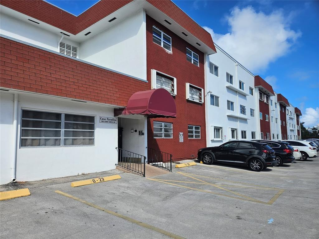 CASA PARADISO - Residential Lease