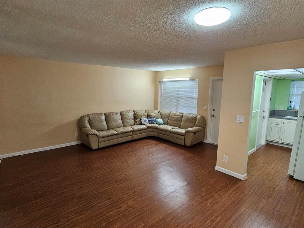 CASA PARADISO - Residential Lease