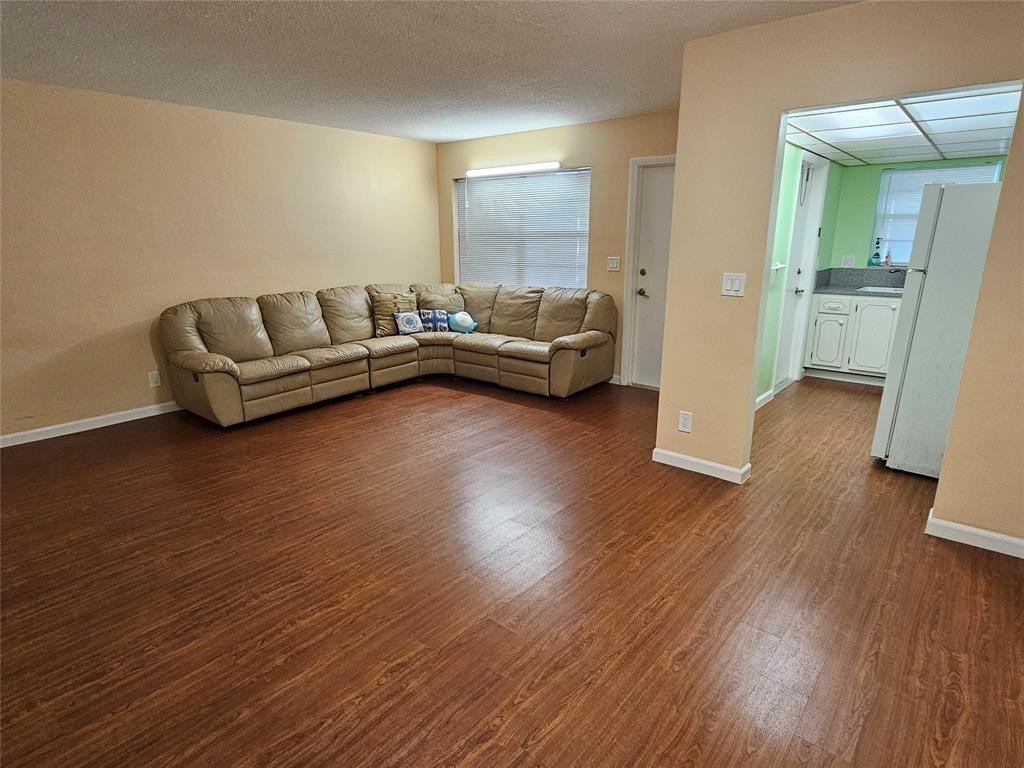 CASA PARADISO - Residential Lease