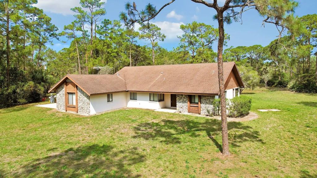 Photo of 12771 Mallard Creek Drive, Palm Beach Gardens, FL 33418 (MLS # B26007455)