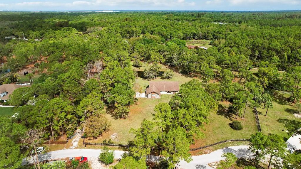 Photo of 12771 Mallard Creek Drive, Palm Beach Gardens, FL 33418 (MLS # B26007455)