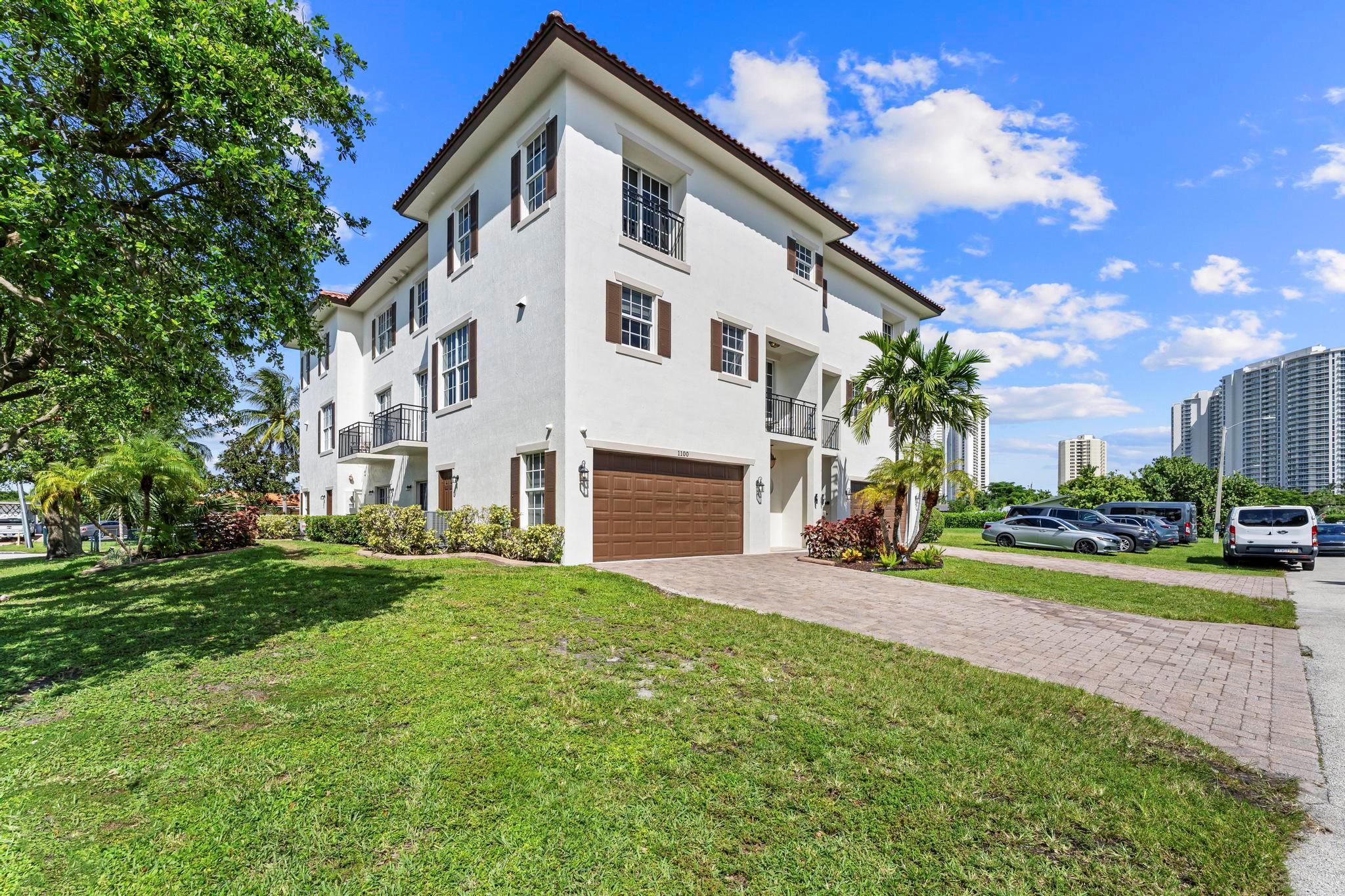 YACHT HARBOR - Residential