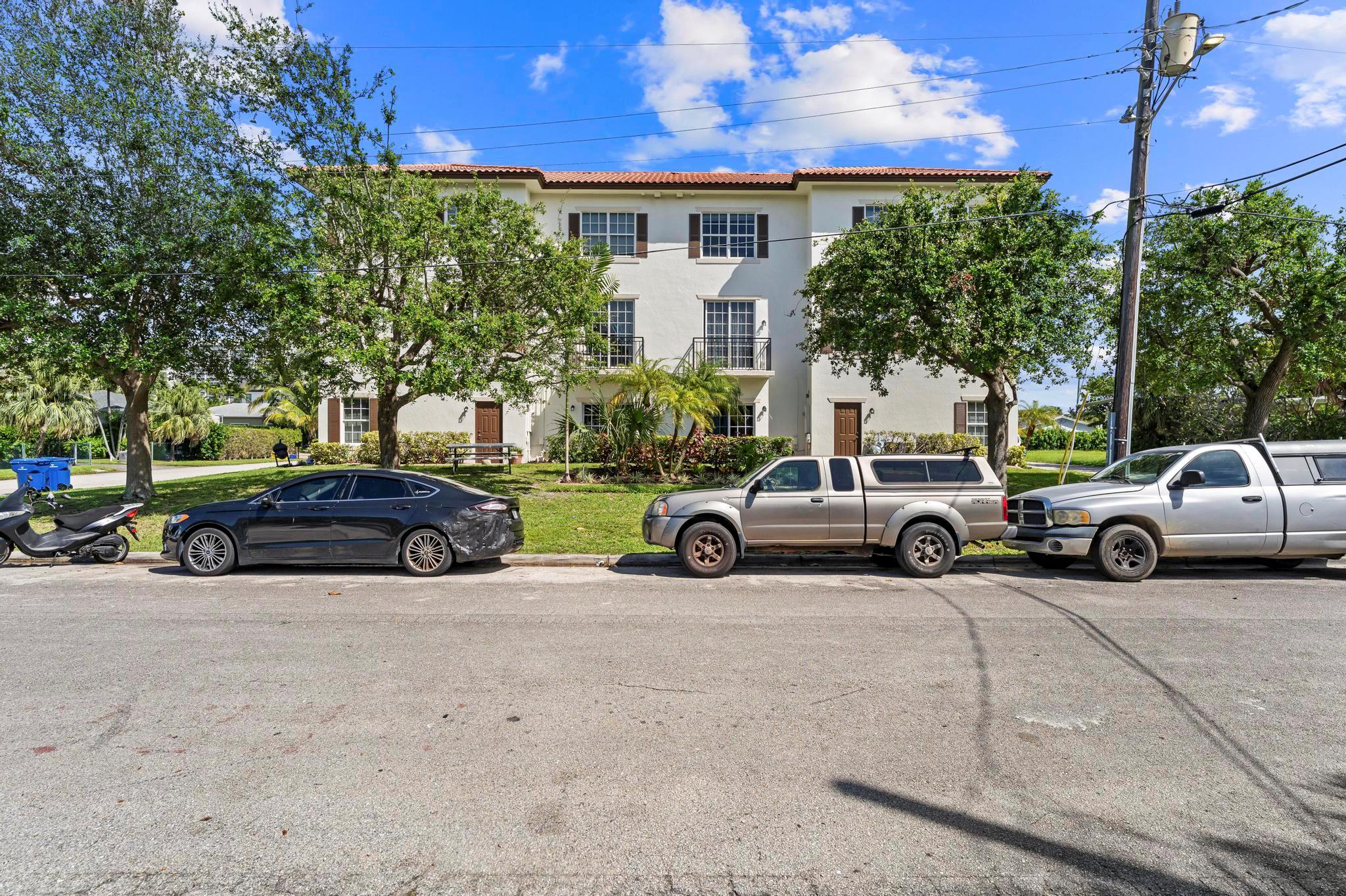 YACHT HARBOR - Residential