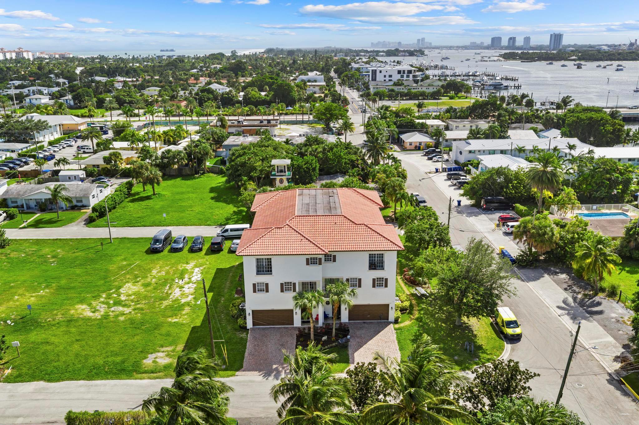 YACHT HARBOR - Residential