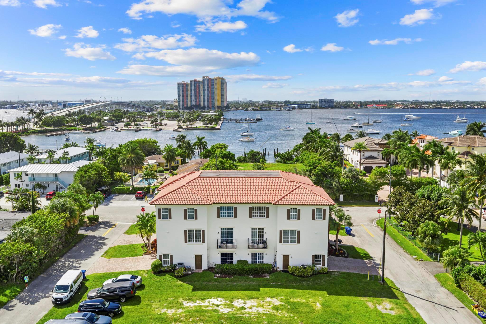 YACHT HARBOR - Residential