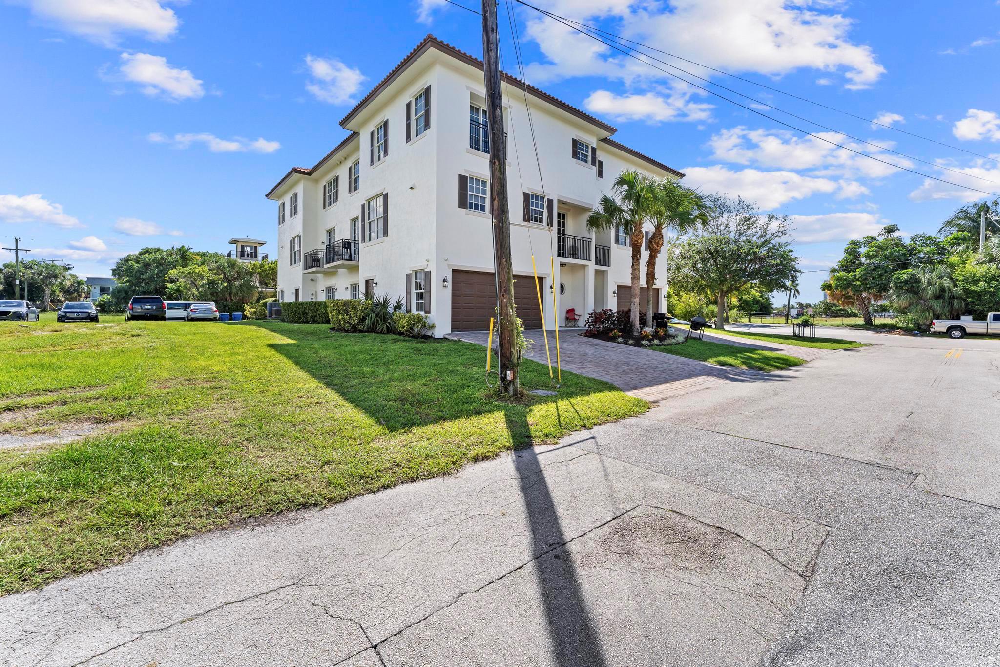 YACHT HARBOR - Residential
