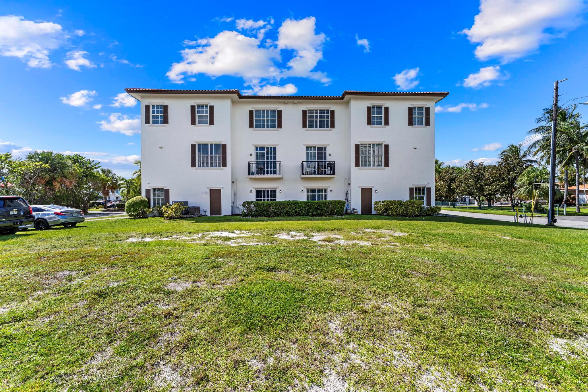 YACHT HARBOR - Residential