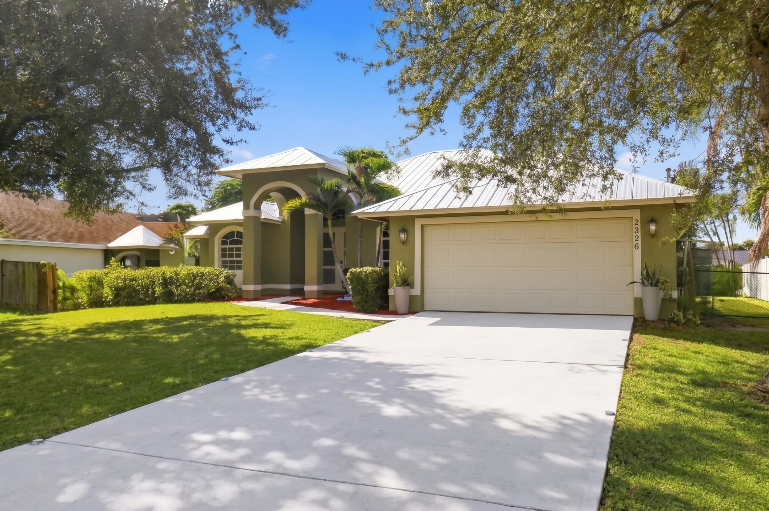 2326 SW WEBSTER Lane