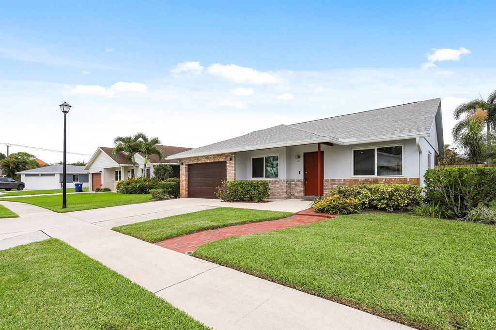 Photo of 149 Wandering Trail, Jupiter, FL 33458 (MLS # R11119132)