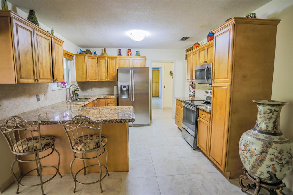 ALBERT LAKES GARDEN - Residential