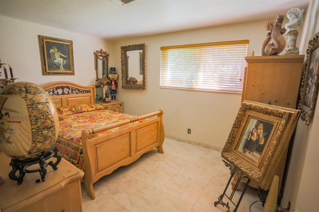 ALBERT LAKES GARDEN - Residential