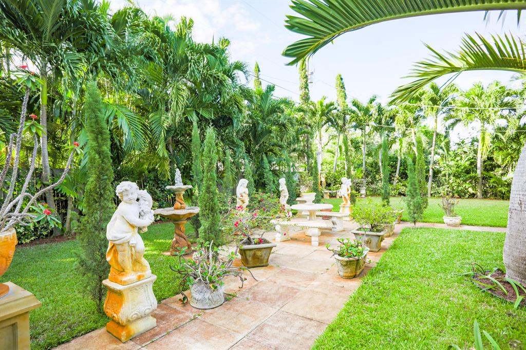 ALBERT LAKES GARDEN - Residential