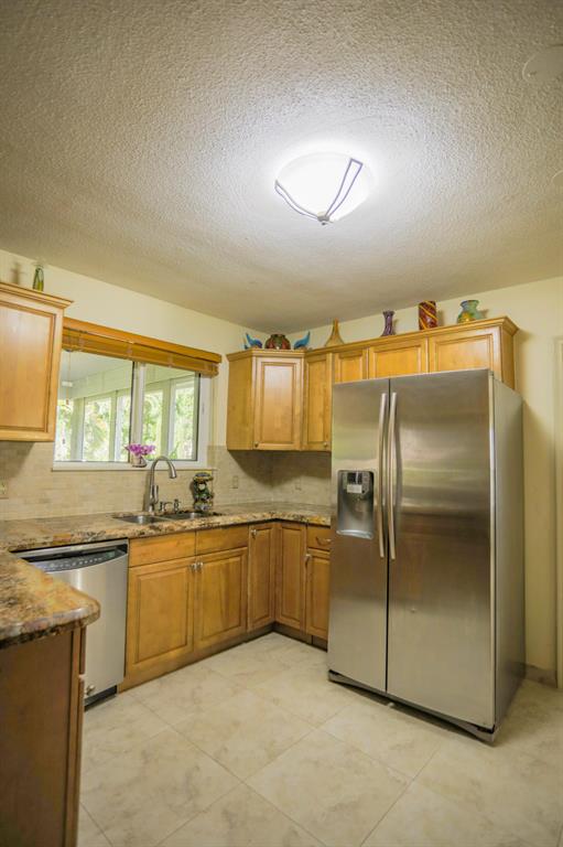 ALBERT LAKES GARDEN - Residential