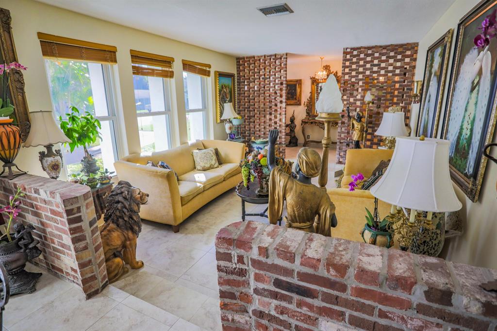 ALBERT LAKES GARDEN - Residential