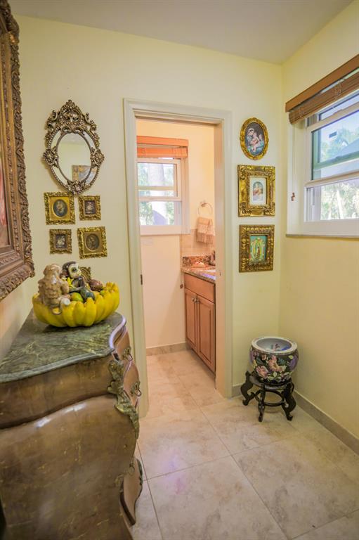 ALBERT LAKES GARDEN - Residential