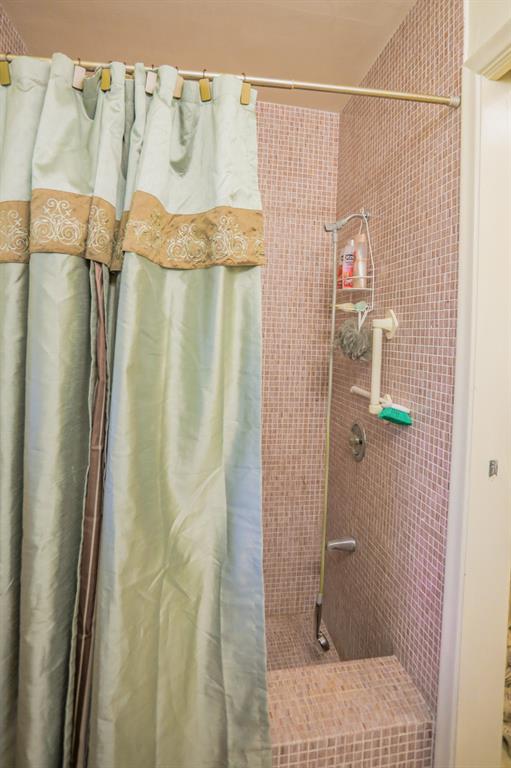 ALBERT LAKES GARDEN - Residential