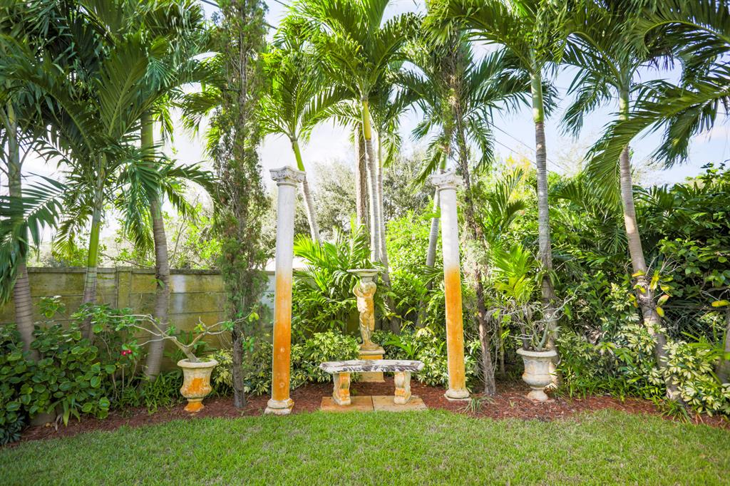 ALBERT LAKES GARDEN - Residential