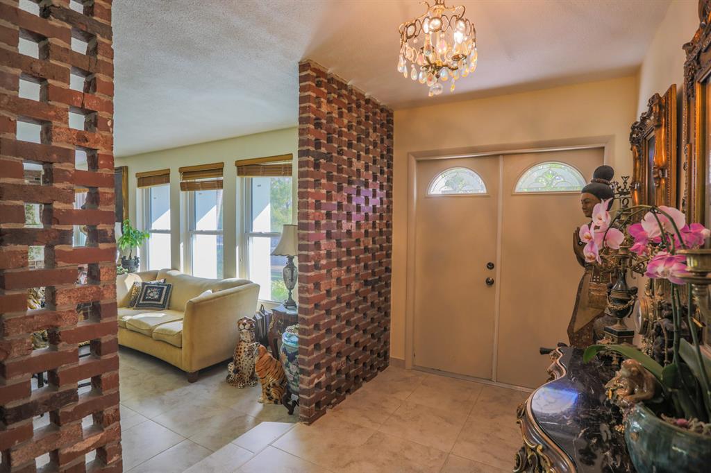 ALBERT LAKES GARDEN - Residential