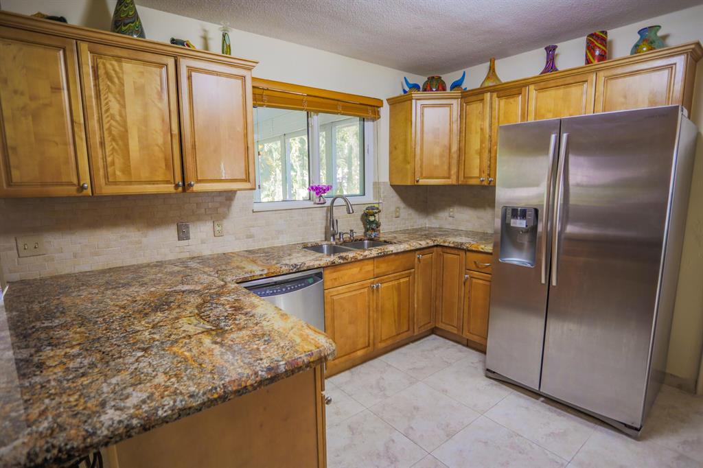 ALBERT LAKES GARDEN - Residential